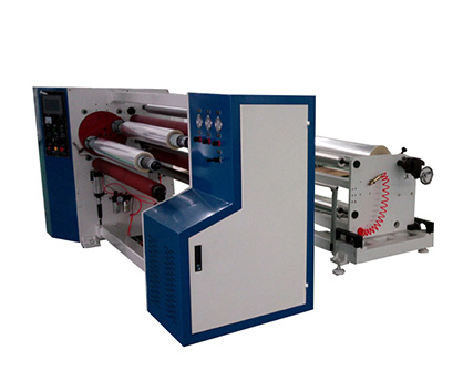 Double axis rewinder for separating, rectifying and discharging