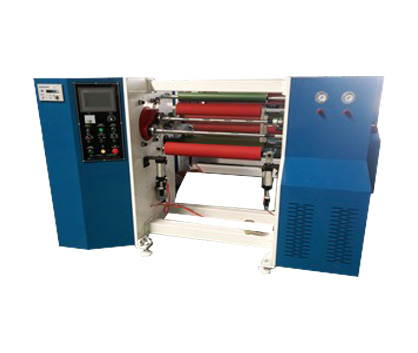 Automatic cutting table for paper and paper specialty