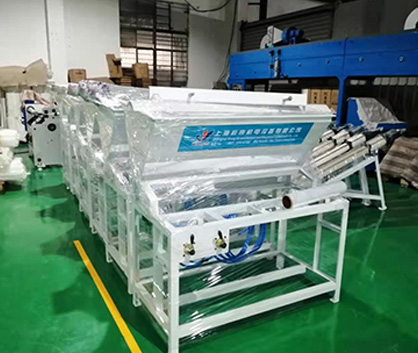 Automatic pipe threading machine
